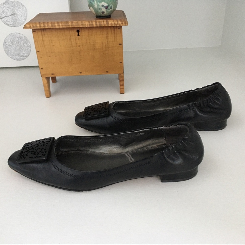 Tahari Flats